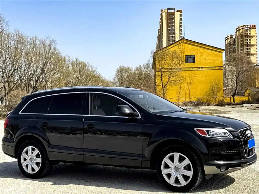 Audi Q7 2009 2010 4.2 FSI quattro Luxury Model