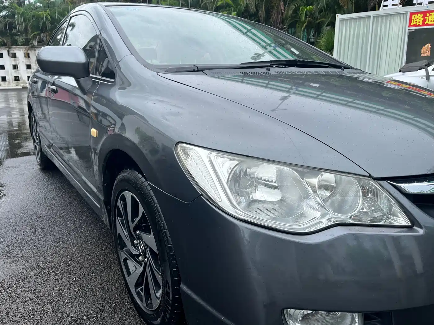 CIIMO CIIMO 2014 2012 1.8L Automatic