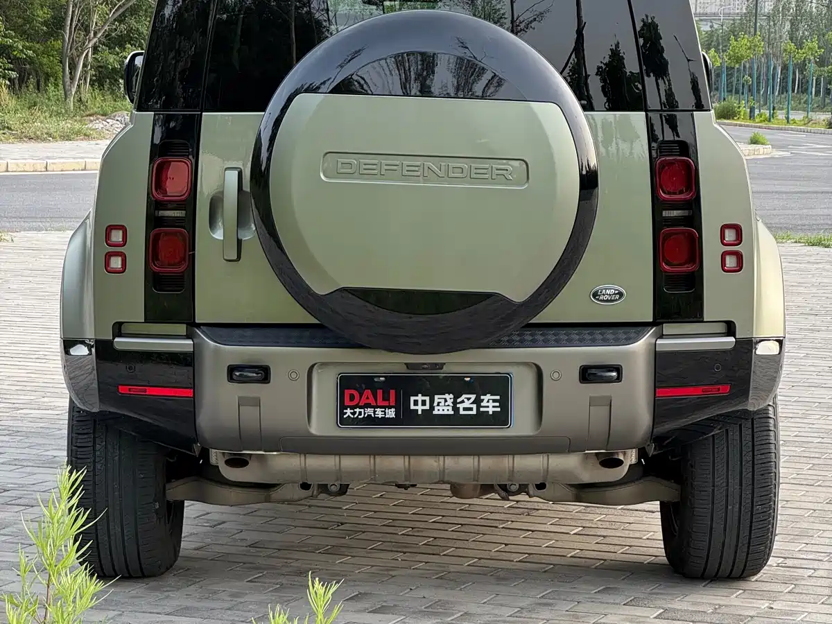 Land Rover Defender 2023 Facelift 110 3.0T P400 X-DYNAMIC HSE фото 5