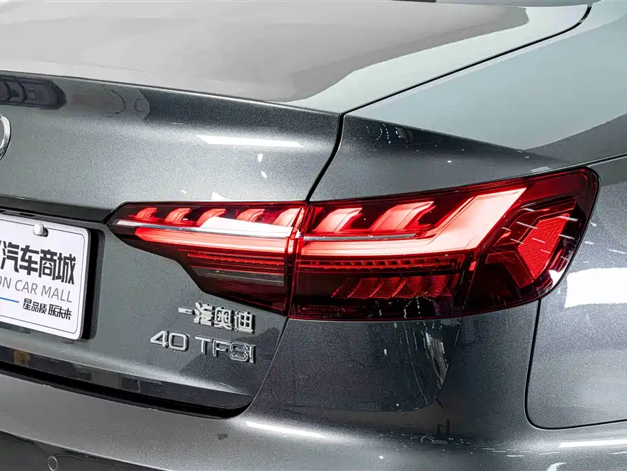 Фото 8 - Audi A4L