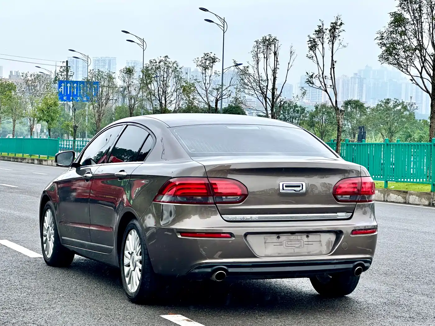 Qoros 3 2015 2014 Model Sedan 1.6T Automatic Premium