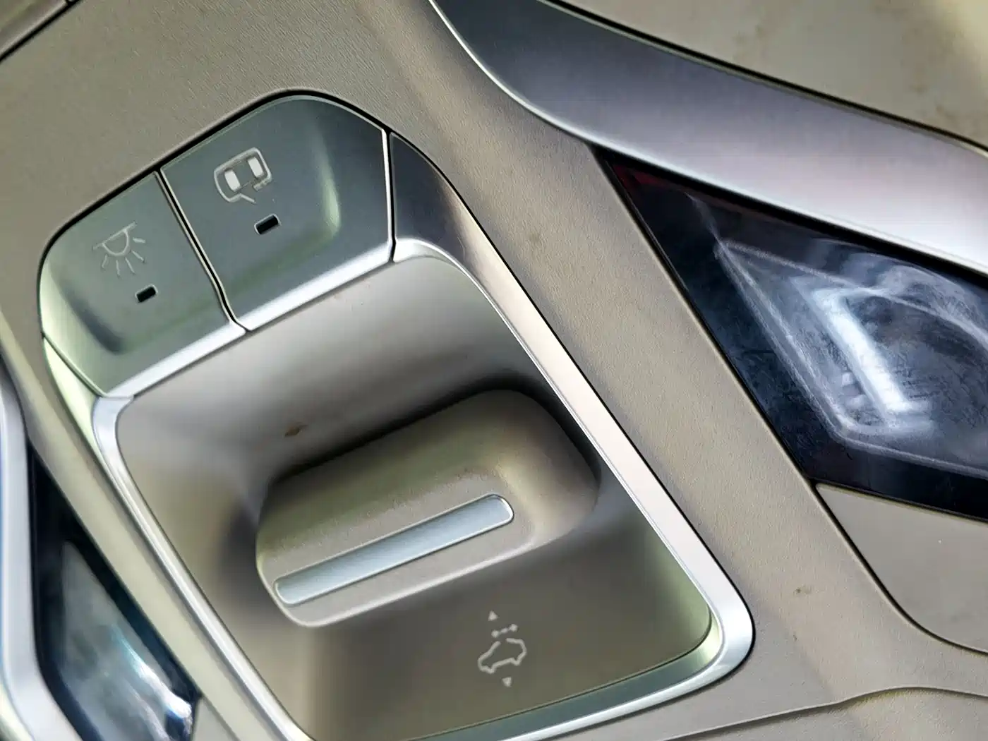 Фото 41 - Geely Binrui