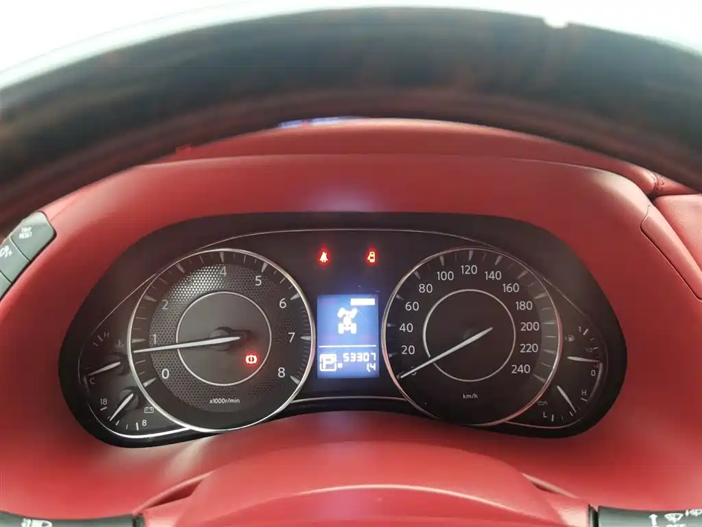 Nissan Patrol фото 9