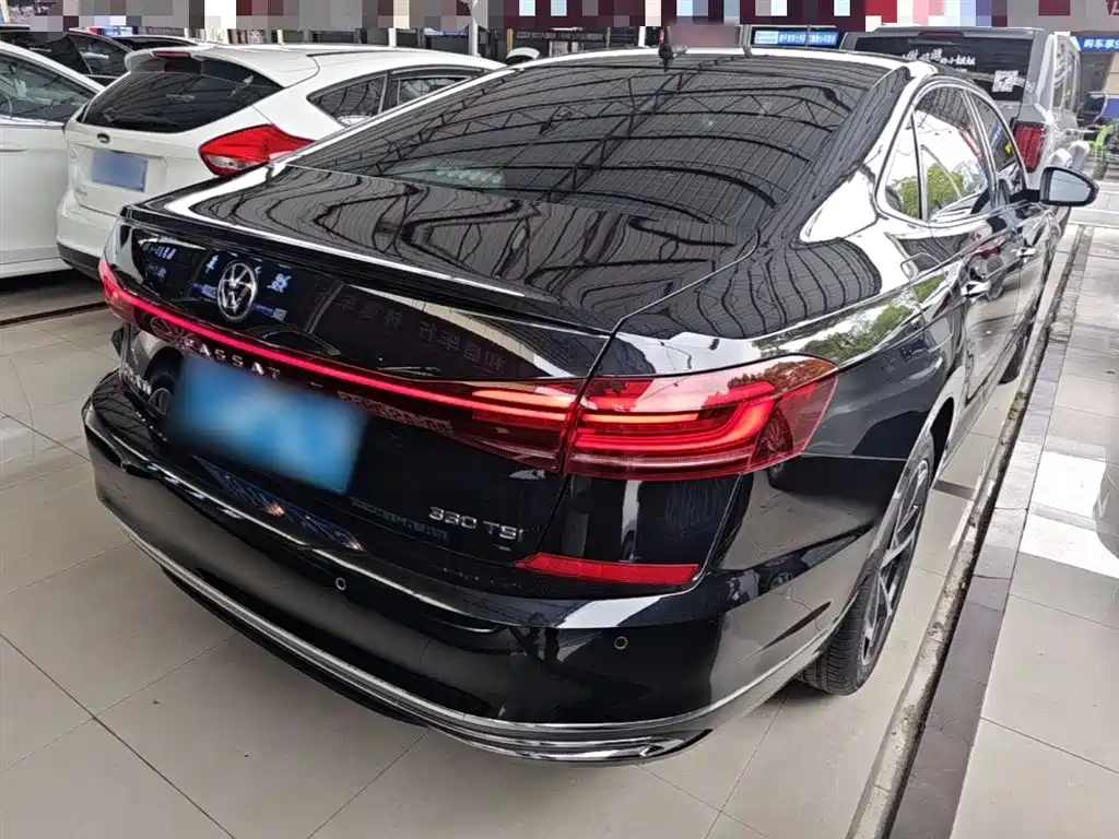Volkswagen Passat 2023 Facelift 330TSI Starlight Luxury Edition фото 7