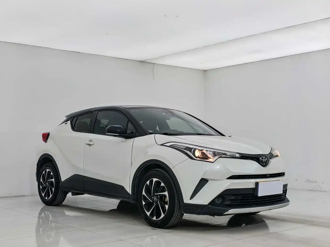 Toyota IZOA 2020 2.0L Yi Xiang Edition фото 3