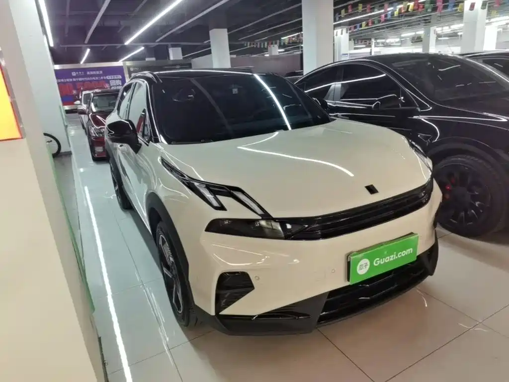 2025 Lynk & Co 06