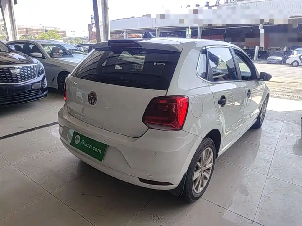 Volkswagen Polo 2014 1.6L Manual Comfort Edition фото 7
