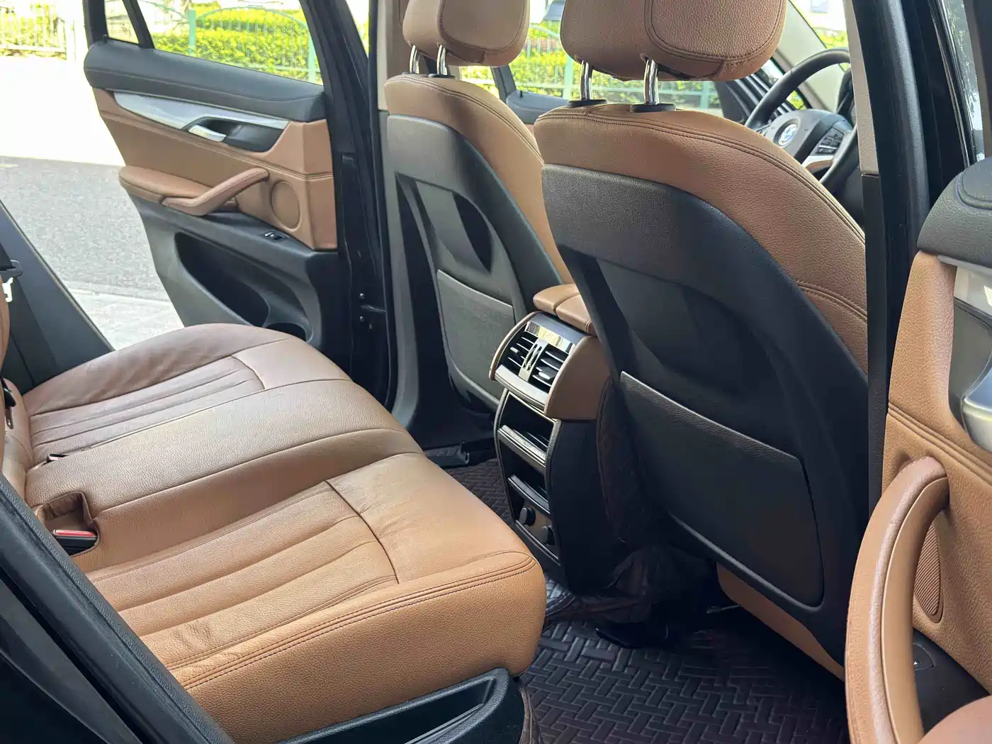 BMW X6 2015 xDrive35i Luxury Model фото 12