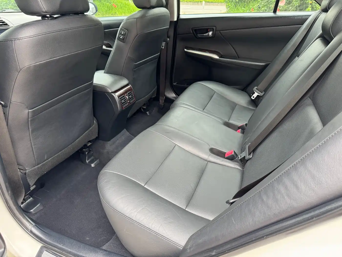 Toyota Camry 2015 2.0G Leading Edition фото 9