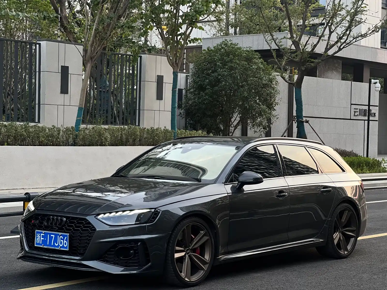 صورة 1 - Audi RS 4