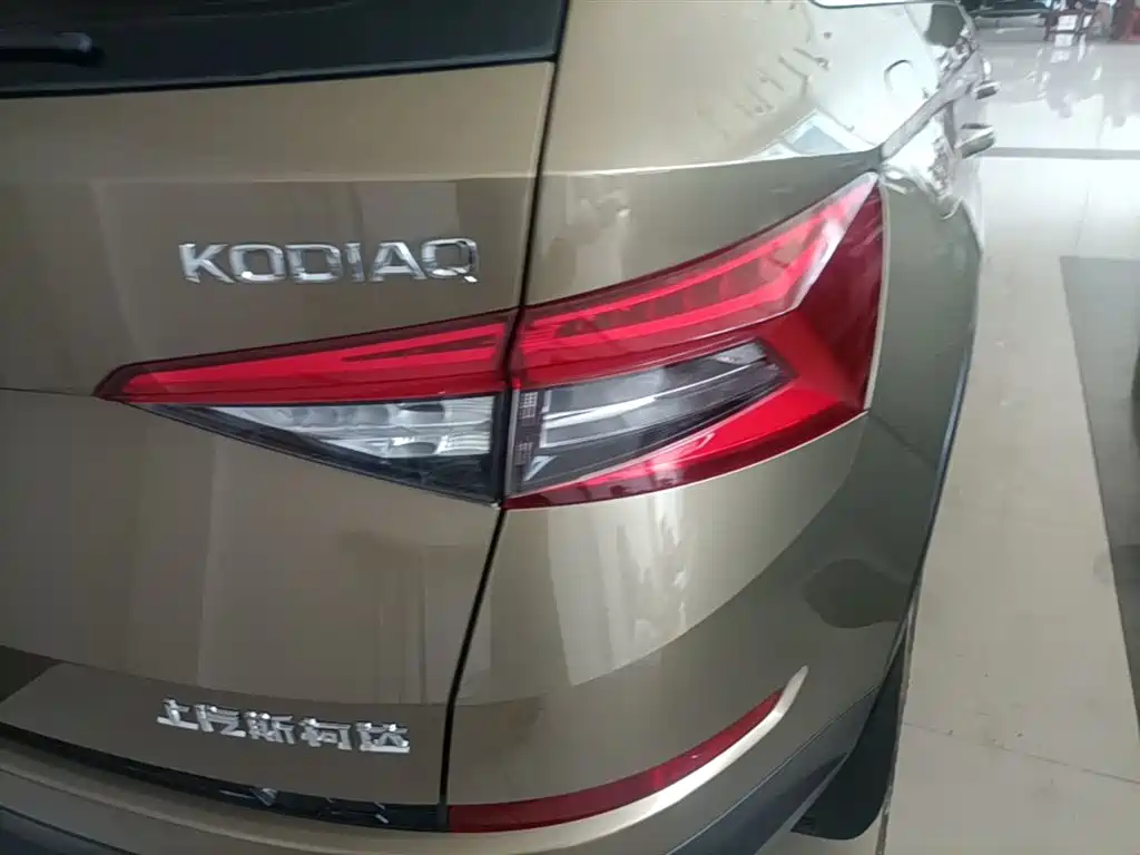 Škoda Kodiaq 2017 TSI330 7-seater 2WD Luxury Edition фото 8