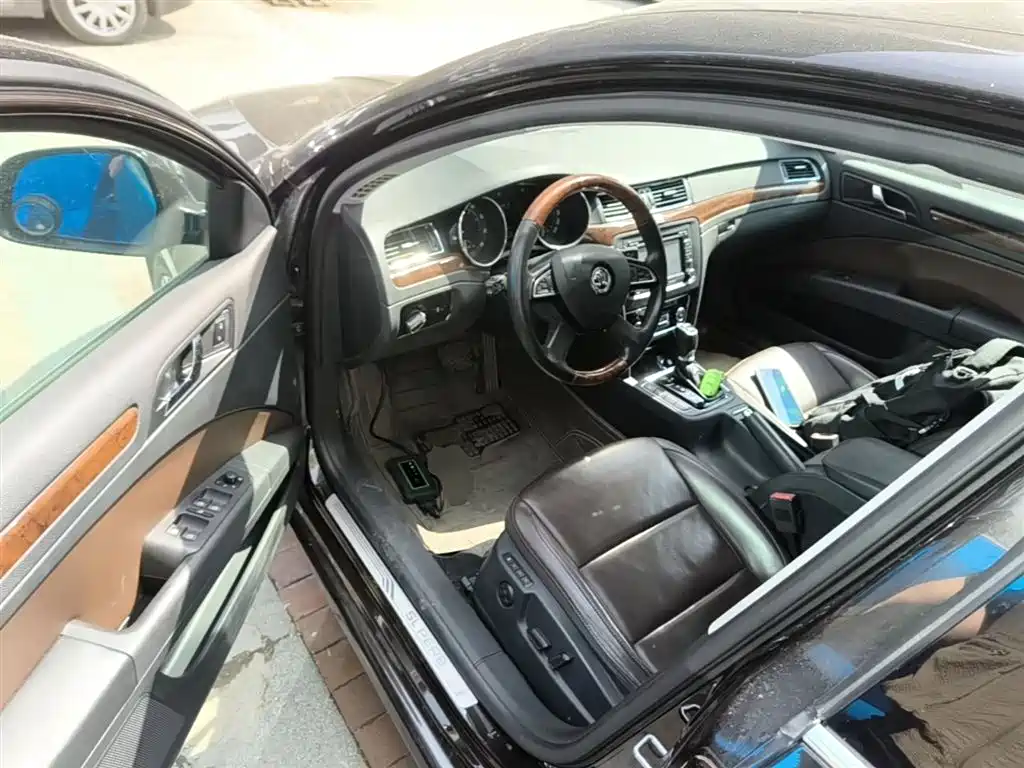 Škoda Superb 2013 2.0TSI DSG Executive Edition фото 16