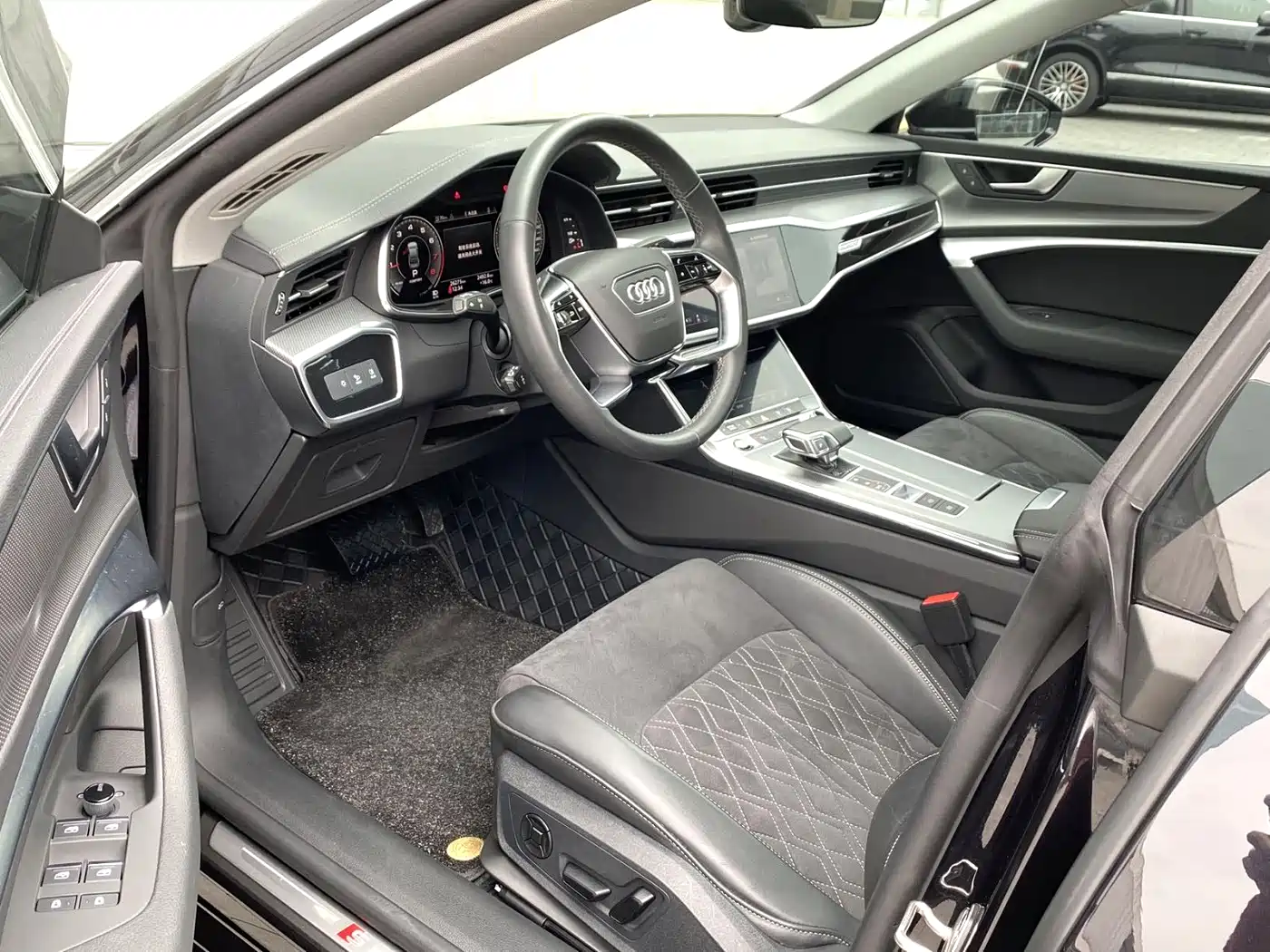 Audi A7L 2024 45TFSI quattro S-line Vision Edition Crystal Package фото 7