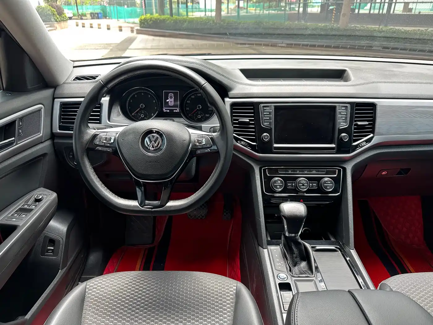 Volkswagen Teramont 2017 330TSI 2WD Comfort Edition фото 12