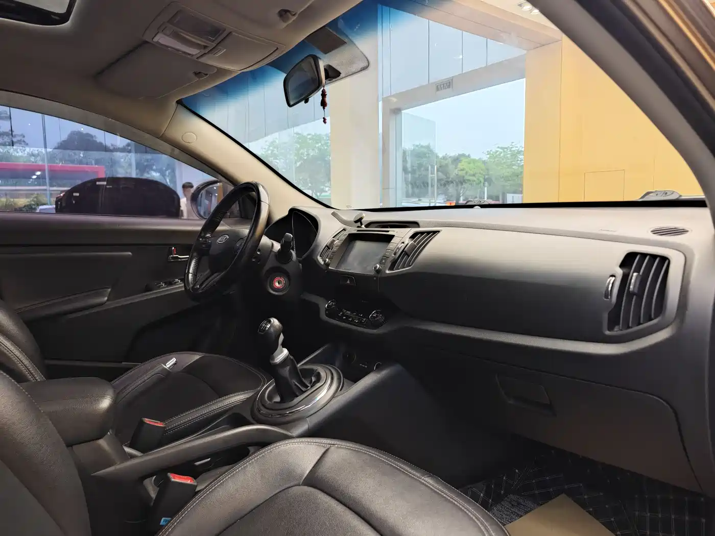 Kia Sportage 2014 2.0L Manual 2WD GLS Edition фото 30
