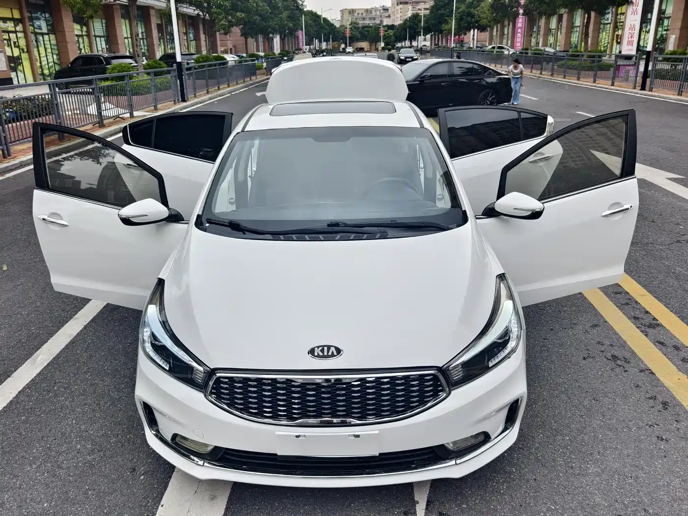 Kia K3 2017 1.6L Automatic 15th Anniversary Special GLS фото 12
