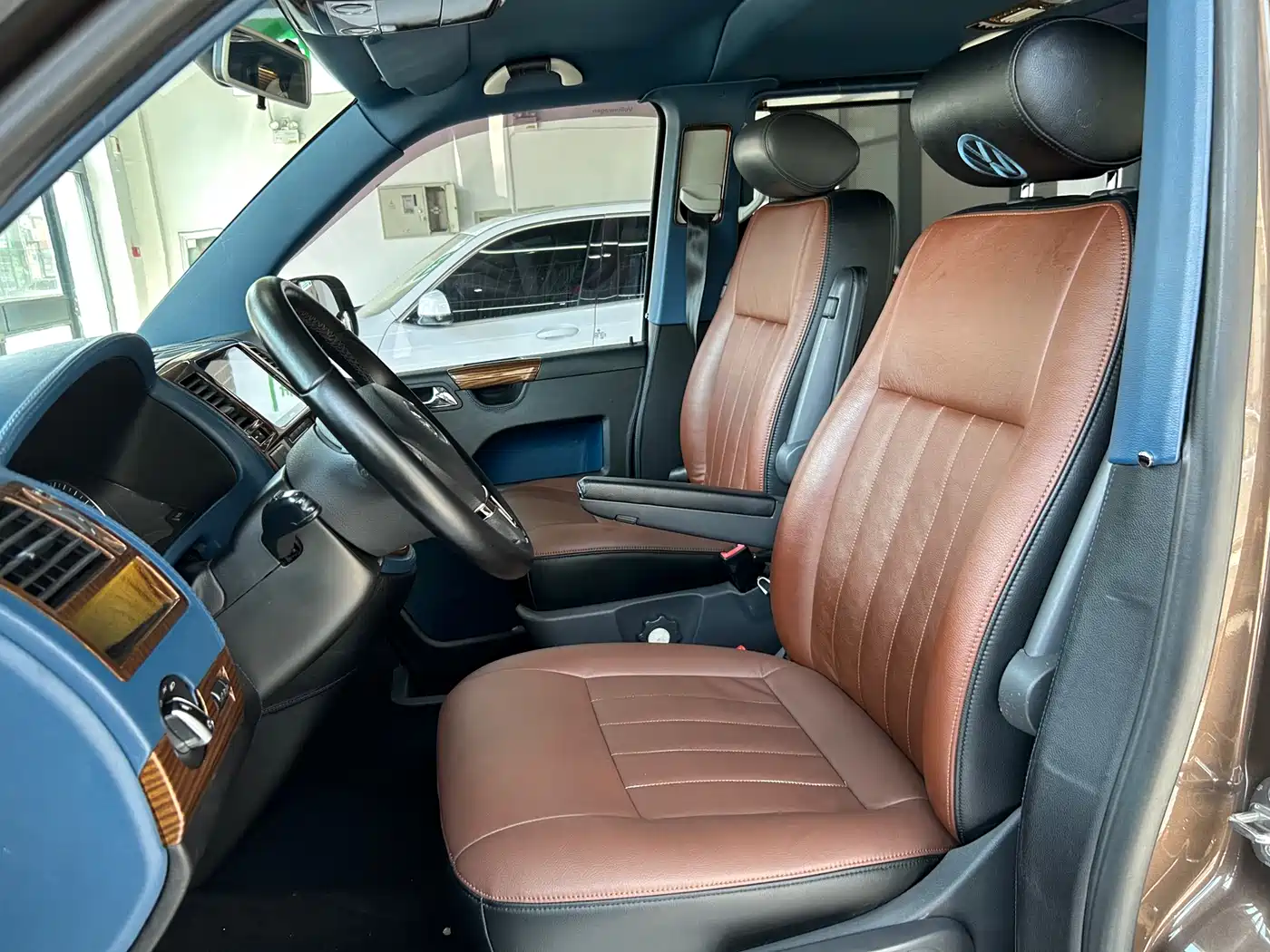 Volkswagen Caravelle 2014 2.0TSI 4WD Comfort Edition фото 18