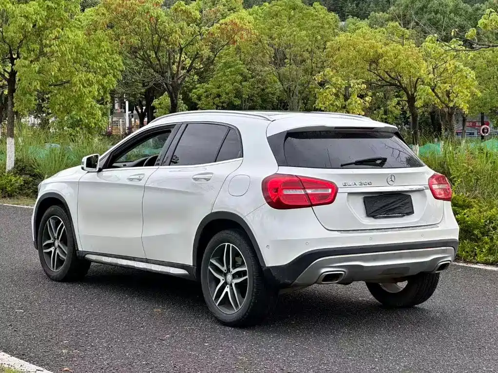 Mercedes-Benz GLA 2015 2015 GLA 200 Fashion