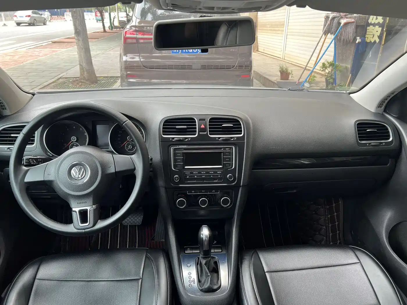 Volkswagen Golf 2012 1.6 Automatic Comfort Type фото 9