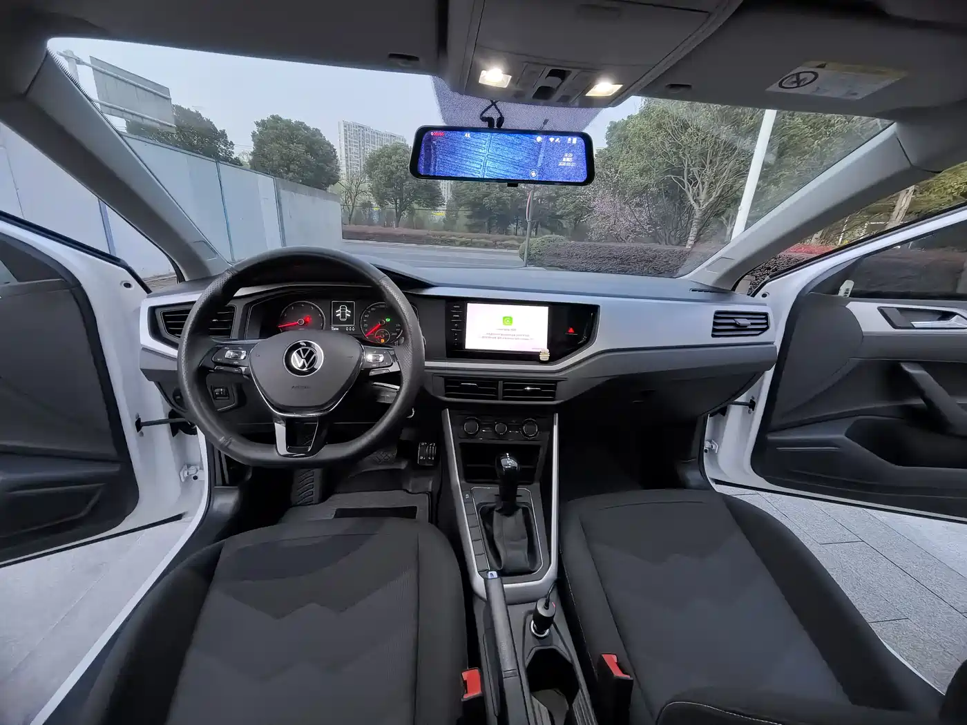 Volkswagen Polo 2021 Plus 1.5L Automatic Panorama Enjoyment Edition фото 13