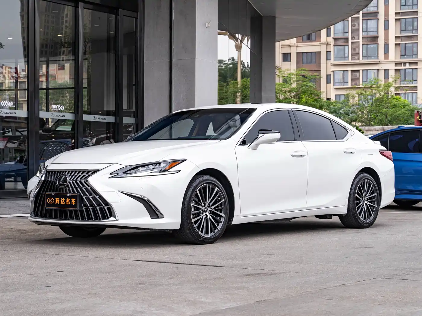 Lexus ES 2022 300h Ultimate Edition