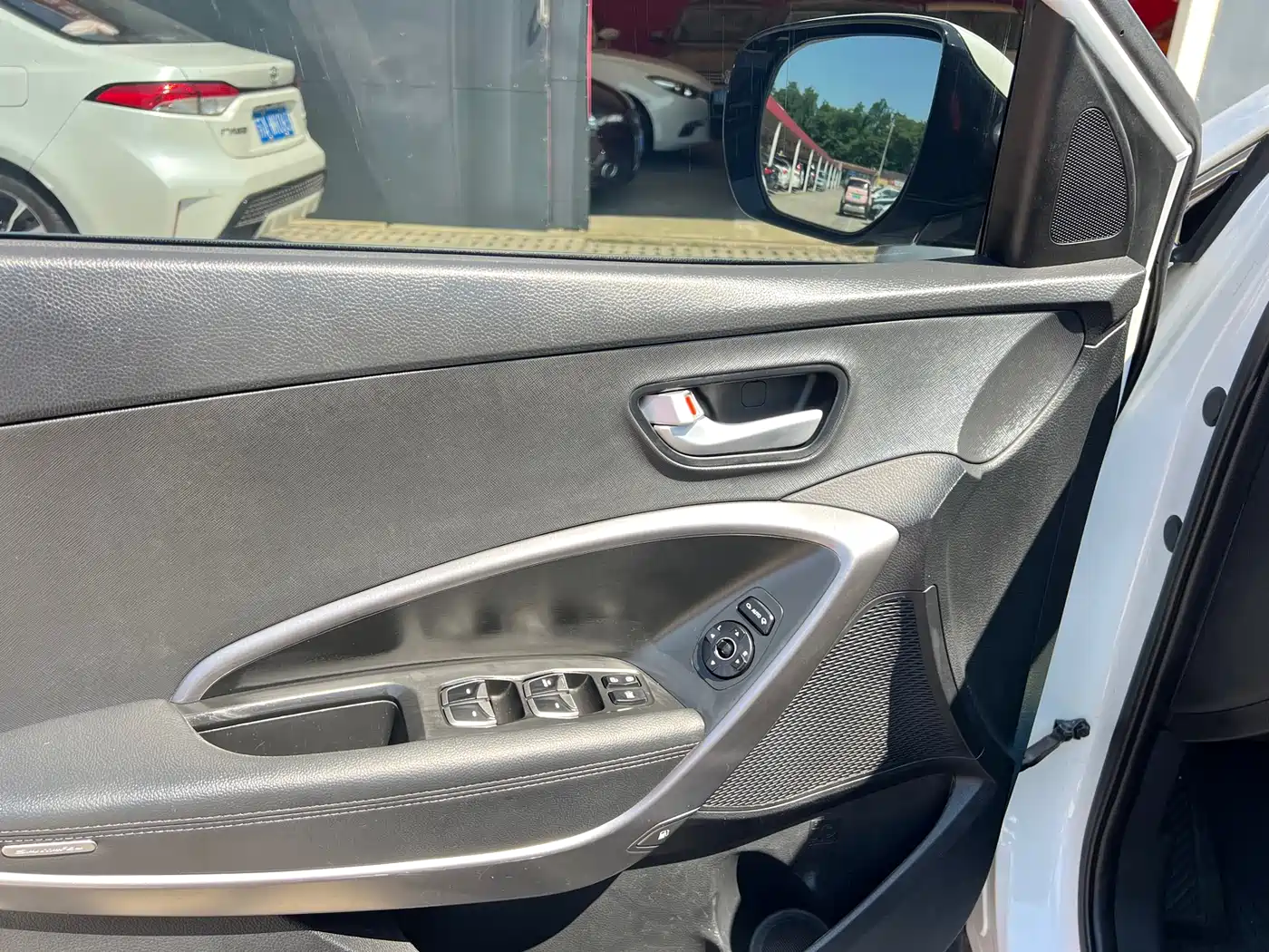 Hyundai Santa Fe 2013 Model 2.4L Automatic 2WD Smart фото 7