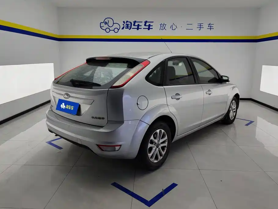 Фото 3 - Ford Focus