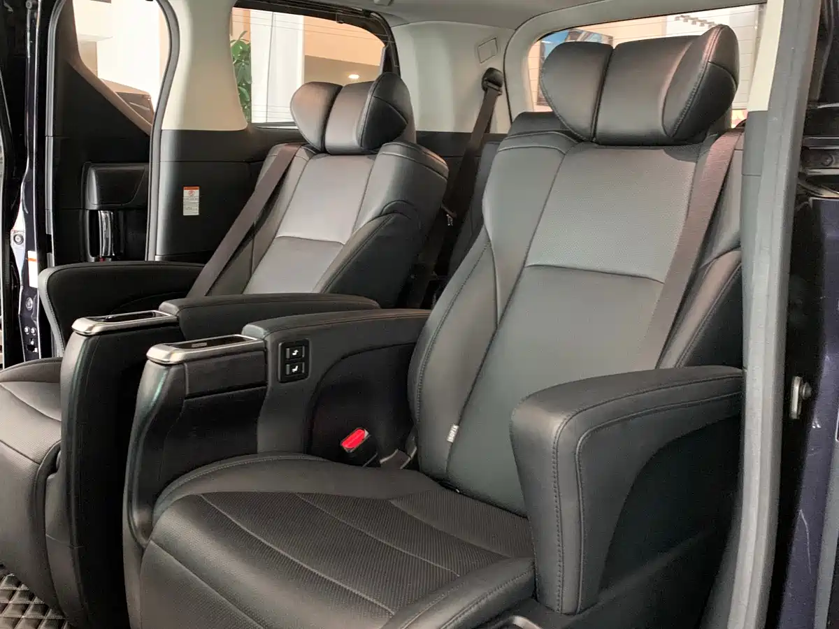 Toyota Alphard 2019 Hybrid 2.5L Premium Edition фото 20