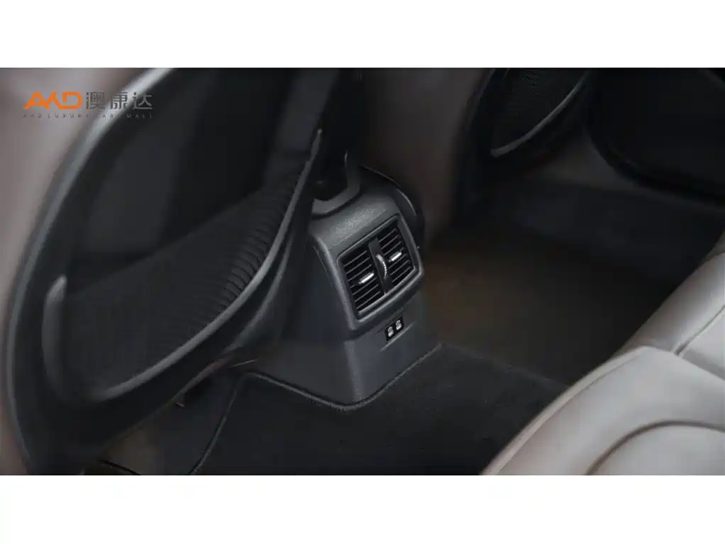 BMW X1 2019 sDrive18Li Premium Model фото 9