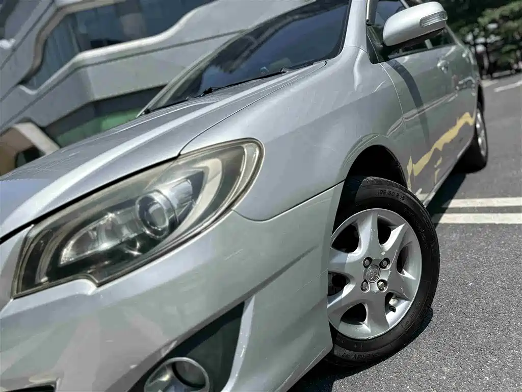 Toyota Corolla 2013 1.6L Automatic Luxury фото 12