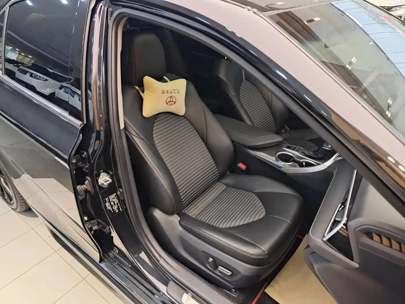 Toyota Camry 2022 2.0S Knight Edition фото 33
