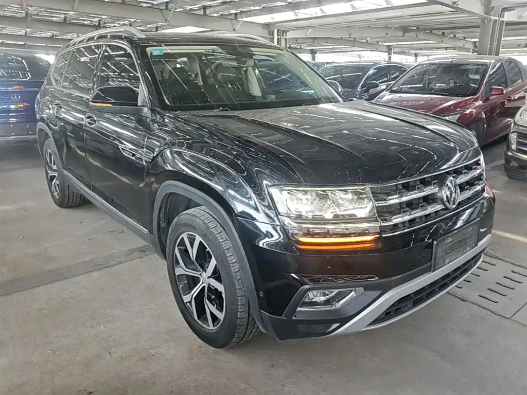 Volkswagen Teramont 2019 380TSI 4WD Luxury Edition China VI фото 4