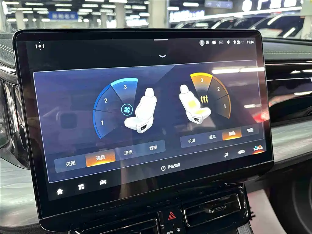 GAC Trumpchi Trumpchi GS8 2022 Dual Engine Series 2.0TM 2WD Premium Edition (6-Seater) фото 16