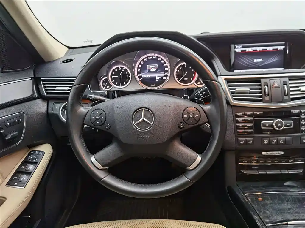 Mercedes-Benz E-Class 2013 E 300 L Fashion фото 11