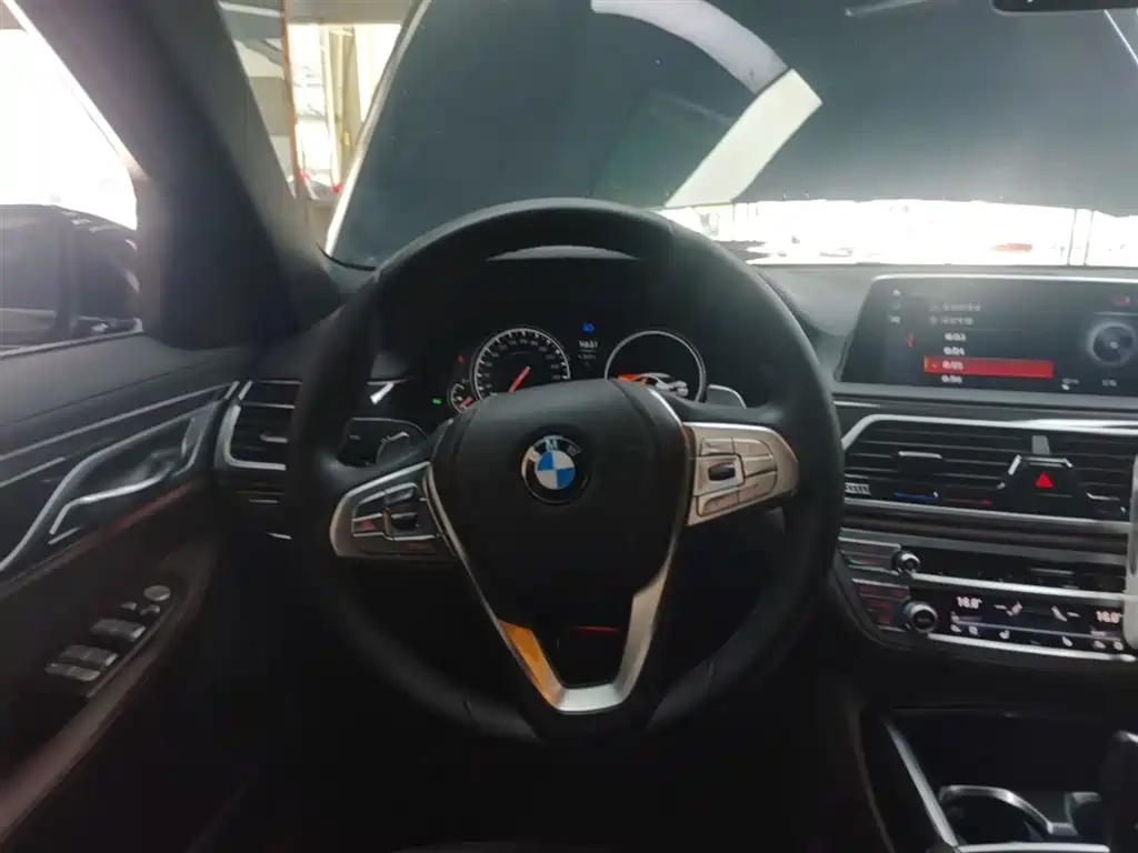 BMW 7 Series 2018 730Li Leading Type M Sport Package фото 11