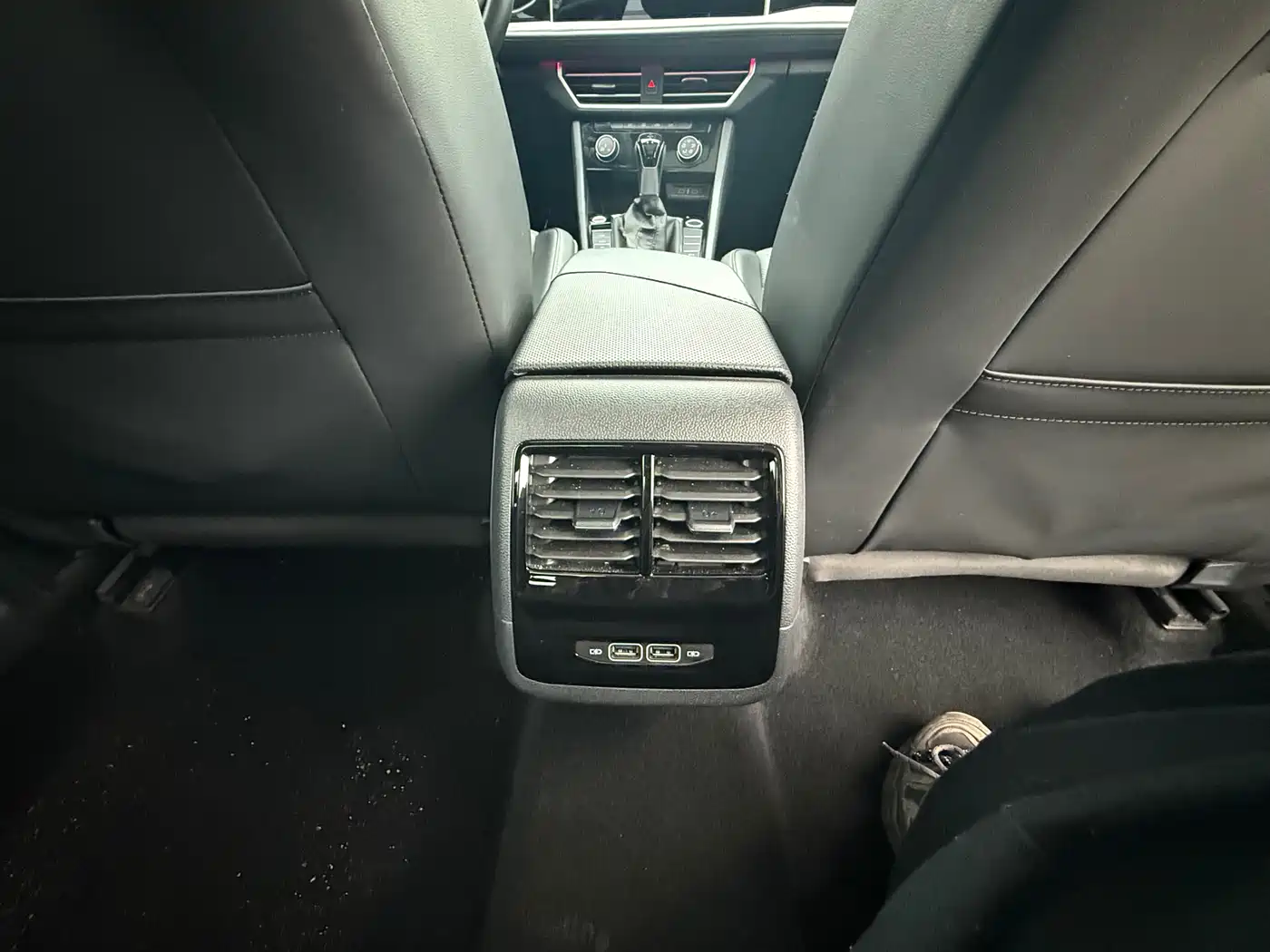 Volkswagen Sagitar 2023 300TSI DSG Surpassing Edition фото 11