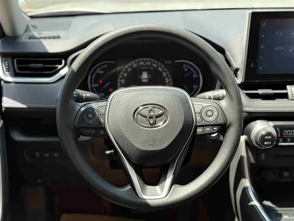 Toyota RAV4 Rongfang 2022 Hybrid 2.5L E-CVT 2WD Elite Edition фото 28