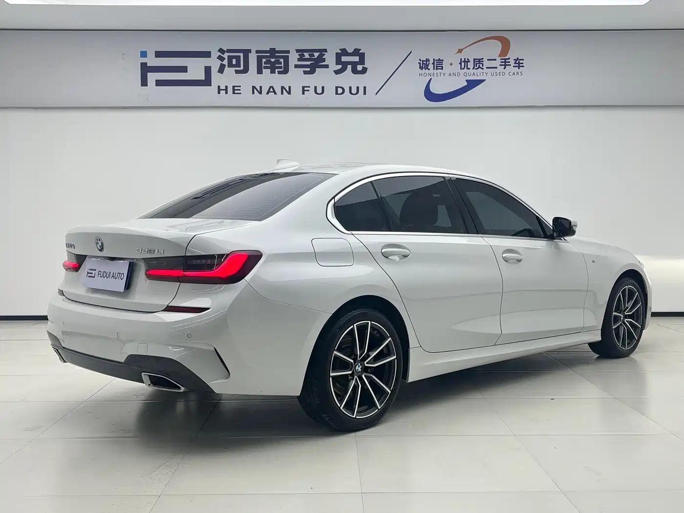 BMW 3 Series 2022 320Li M Sport Package фото 4