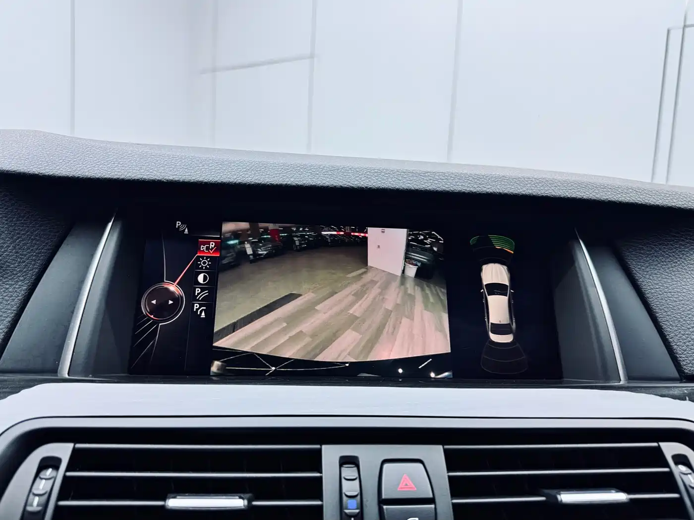 BMW 5 Series 2014 525Li Luxury Design Package фото 15