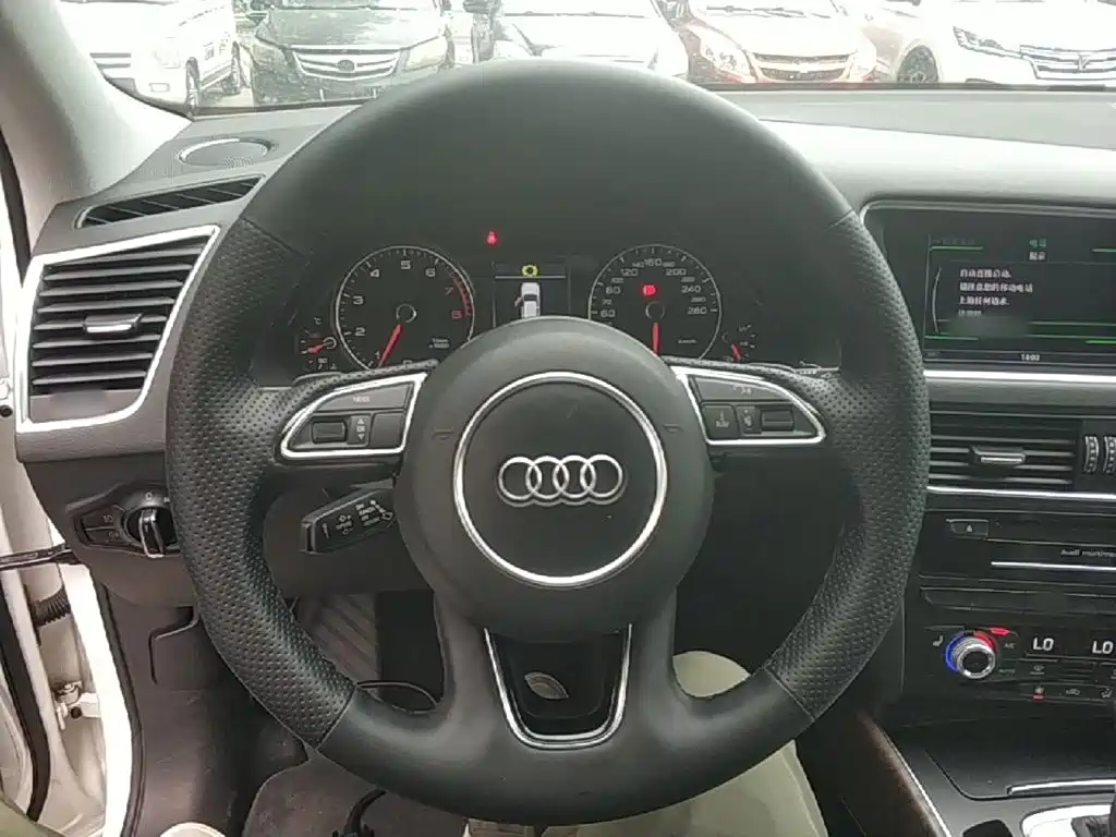 Фото 11 - Audi Q5
