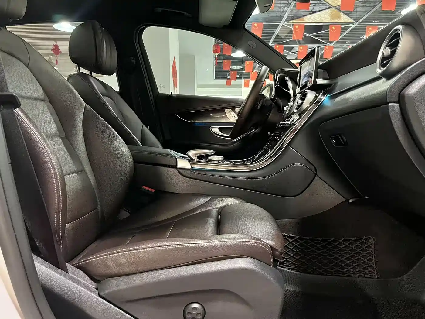 Mercedes-Benz GLC 2019 GLC 260 4MATIC Luxury фото 12