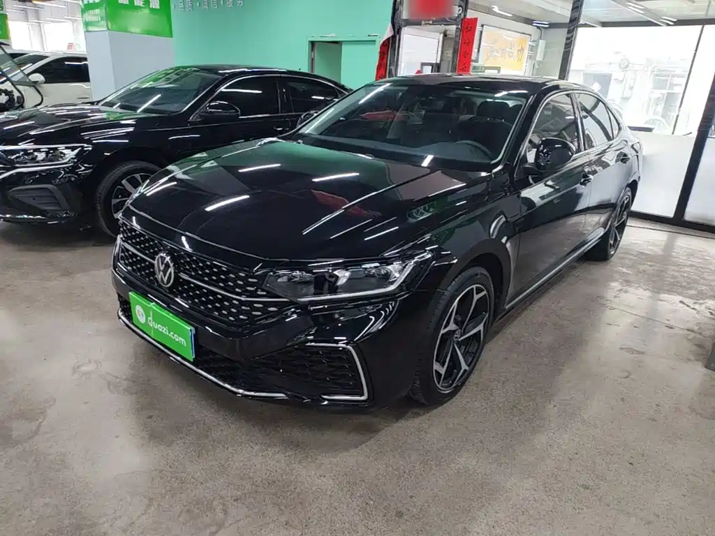 Volkswagen Passat 2025 Outstanding 330TSI Starlight Elite Edition