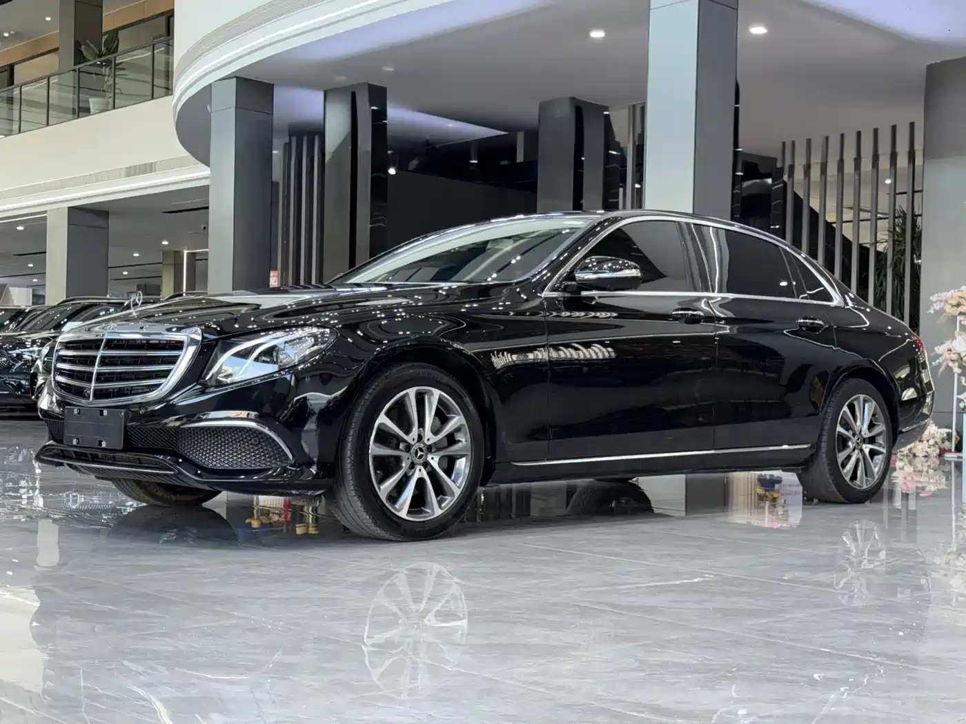 Mercedes-Benz E-Class 2019 E 300 L Luxury