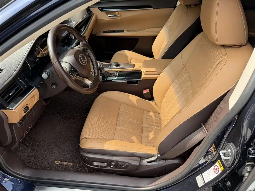 Lexus ES 2015 300h Comfort Edition фото 8