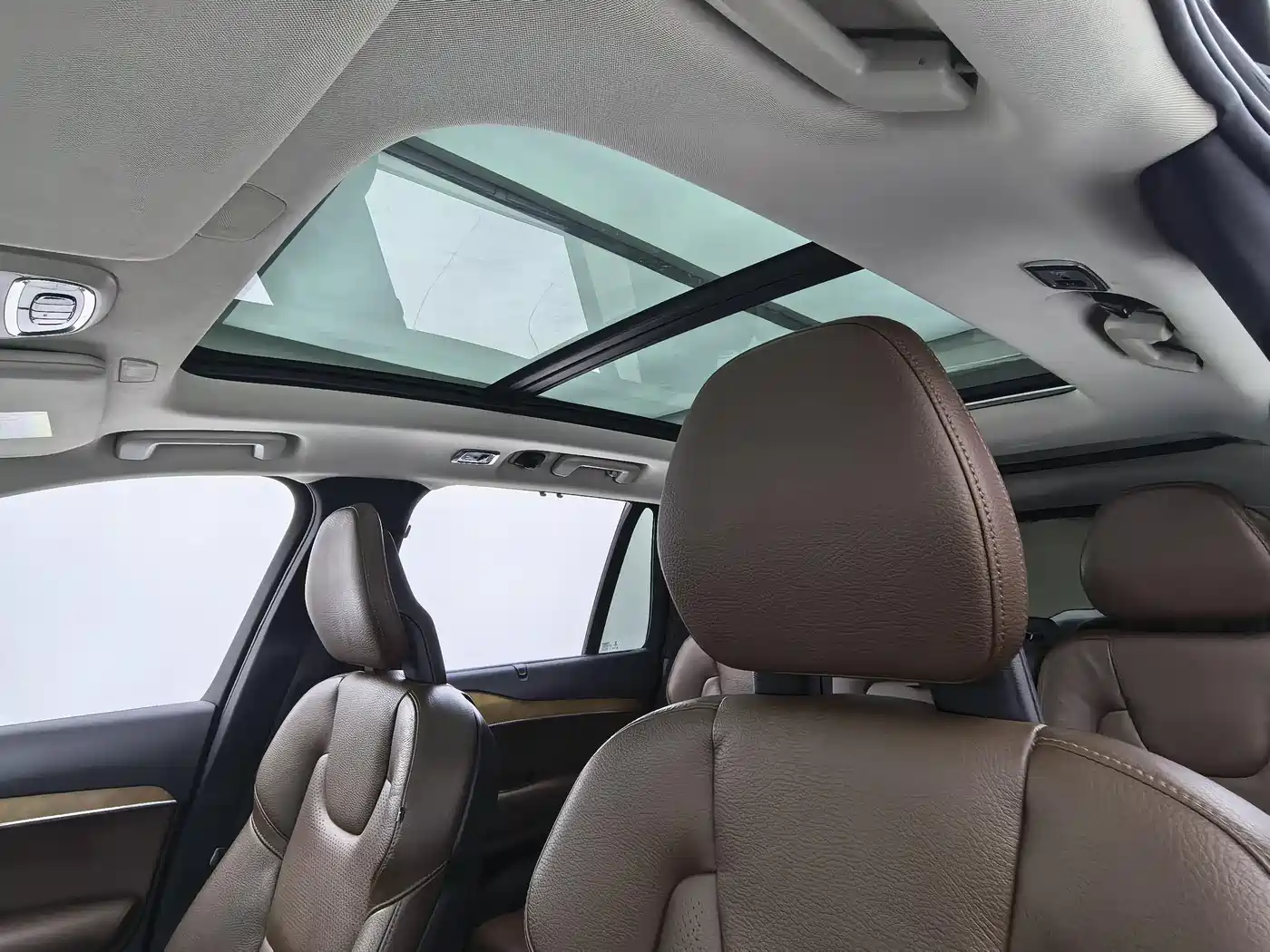 Фото 5 - Volvo XC90