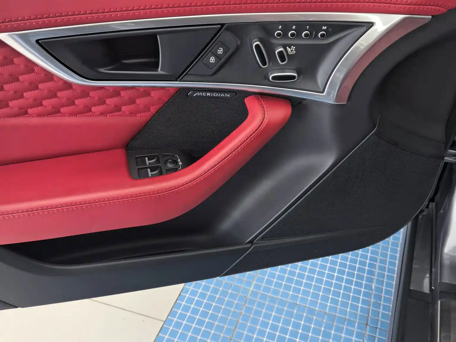 Фото 8 - Jaguar F-TYPE