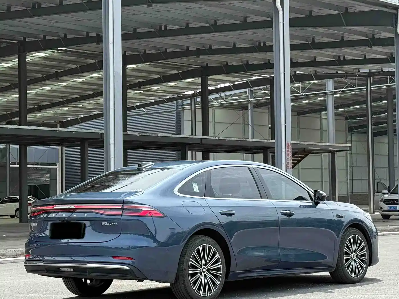 Geely Galaxy Galaxy A7 2025 EM-i фото 8