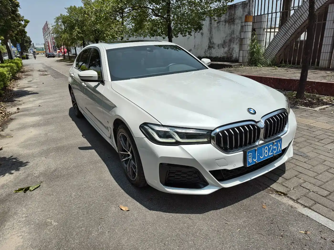 BMW 5 Series 2021 525Li M Sport Package фото 3