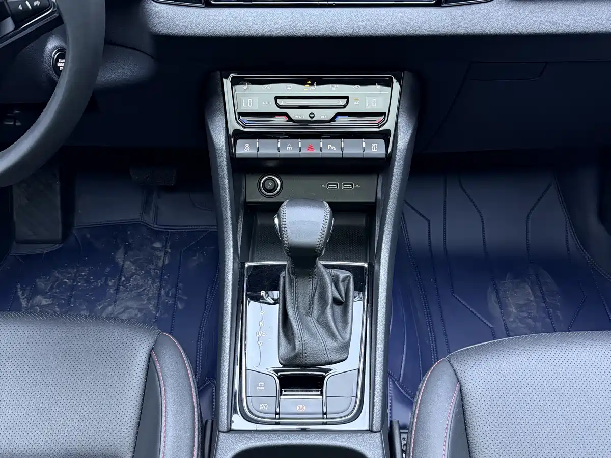 Photo 16 - Škoda Karoq