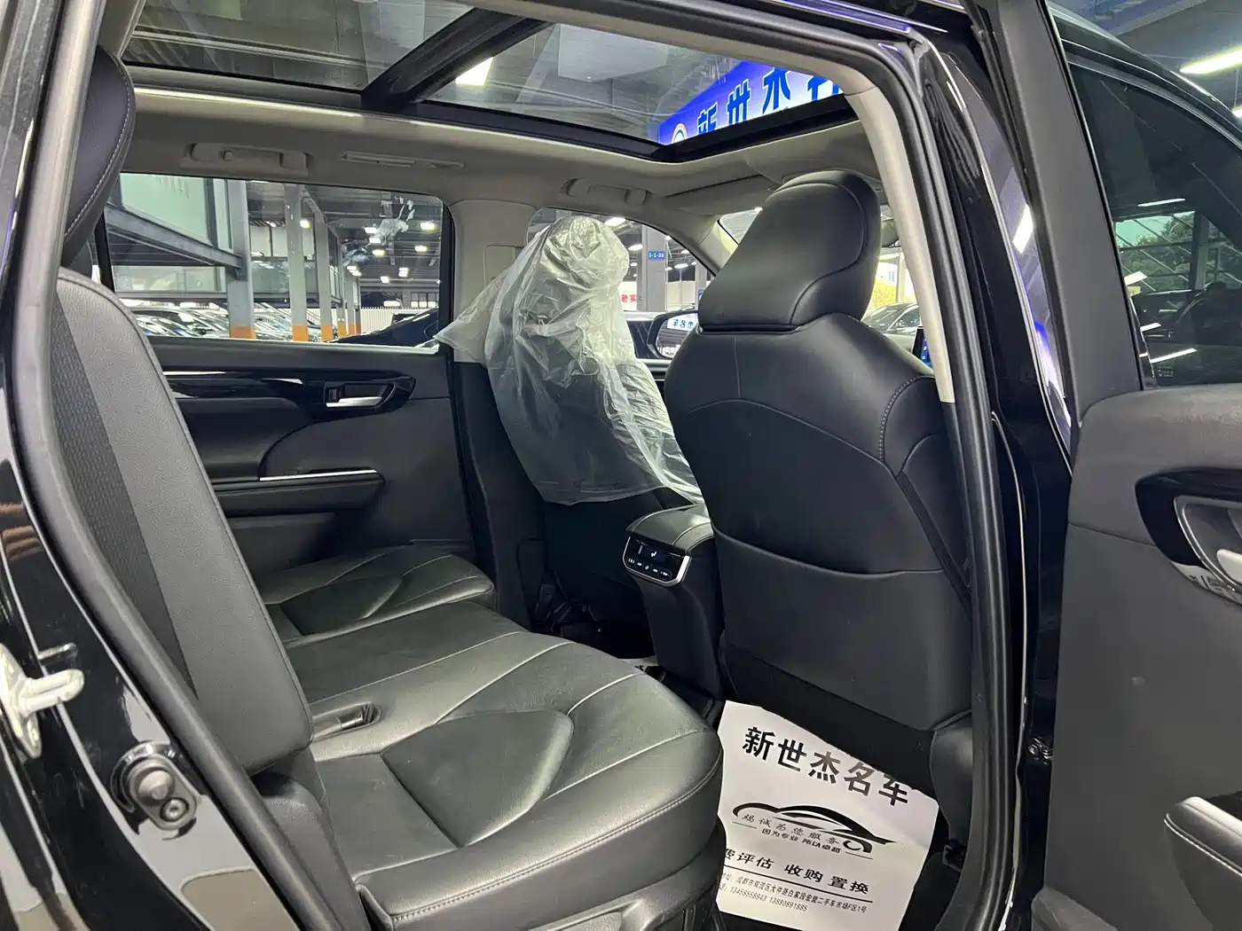Toyota Highlander 2022 Model Dual Engine 2.5L 4WD Premium Edition 7-Seater фото 11